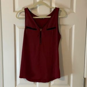 Sleeveless, maroon, express top size small